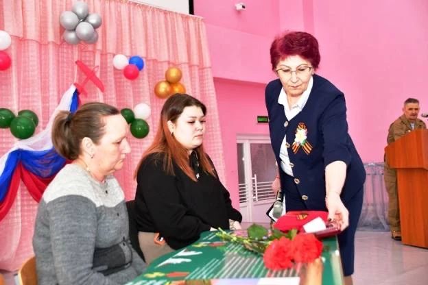 «Единая Россия» открыла Парту Героя в Янаульском районе