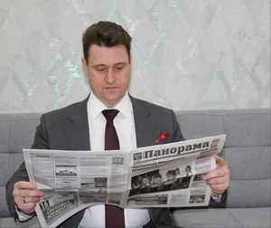 В рамках акции «Добрая подписка» глава администрации Благовещенского района Олег Голов подарил многодетной семье годовую подписку на газету «Панорама».