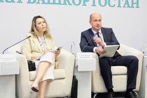 Максим Ульчев принимает участие в Гражданском форуме, который проходит в Конгресс-холл «Торатау»