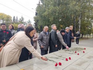 9 октября 2022 года, в день рождения политического и общественного деятеля, поэта и журналиста - публициста Шагита Ахметовича Худайбердина состоялось торжественное возложение цветов к его памятнику у Дома печати