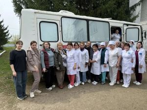 «Поезд здоровья» принял более 600 пациентов в отдаленном селе Гафурийского района