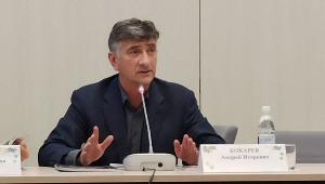 В рамках форума «Ломая барьеры» основатель и руководитель глянцевого журнала «Я – могу!» Андрей Кокарев встретился с журналистами и провел презентацию журнала