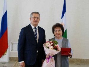 Главному редактору журнала "Ватандаш" Рашиде Магадеевой присвоено почетное звание "Заслуженный журналист Российской Федерации"